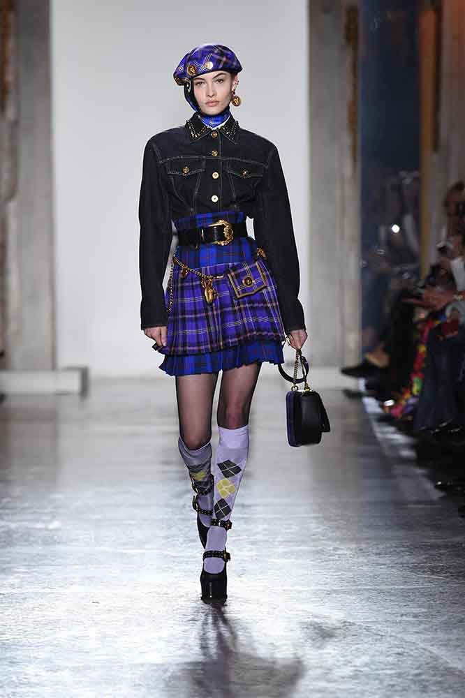 versace-fall-2018-fw-18-collection (11)-pleated-plaid-skirt