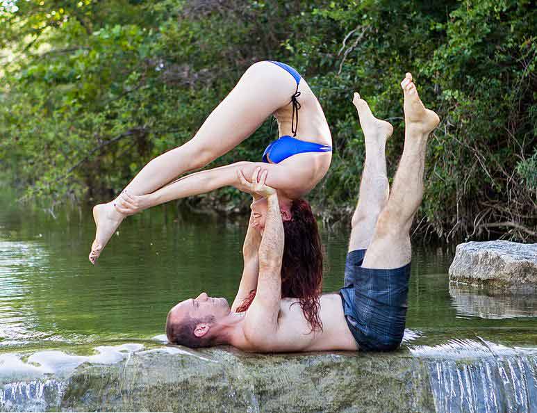 extreme-two-person-yoga-poses-advanced-postures-floating-paschi-acroyoga