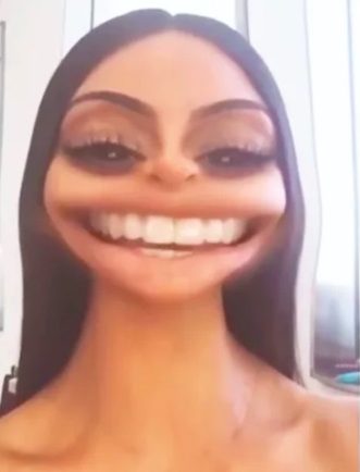 kim-kardashian-big-mouth-snapchat-filter-latest-filters