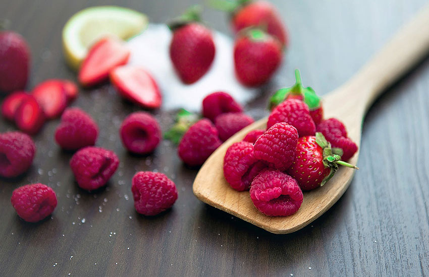 raspberry-edible-berries-list-health-benefots-asscoated-with0berry