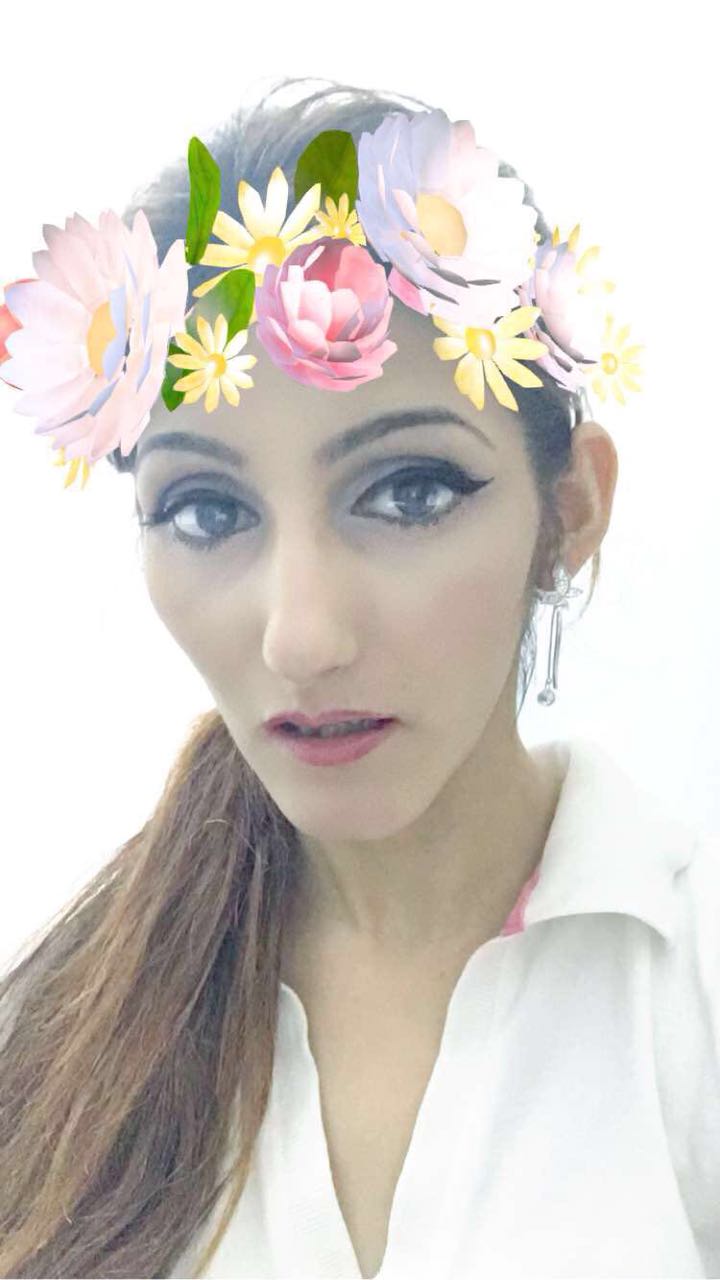 shilpa-ahuja-fashion-blogger-flower-crown-snapchat-filter-effects