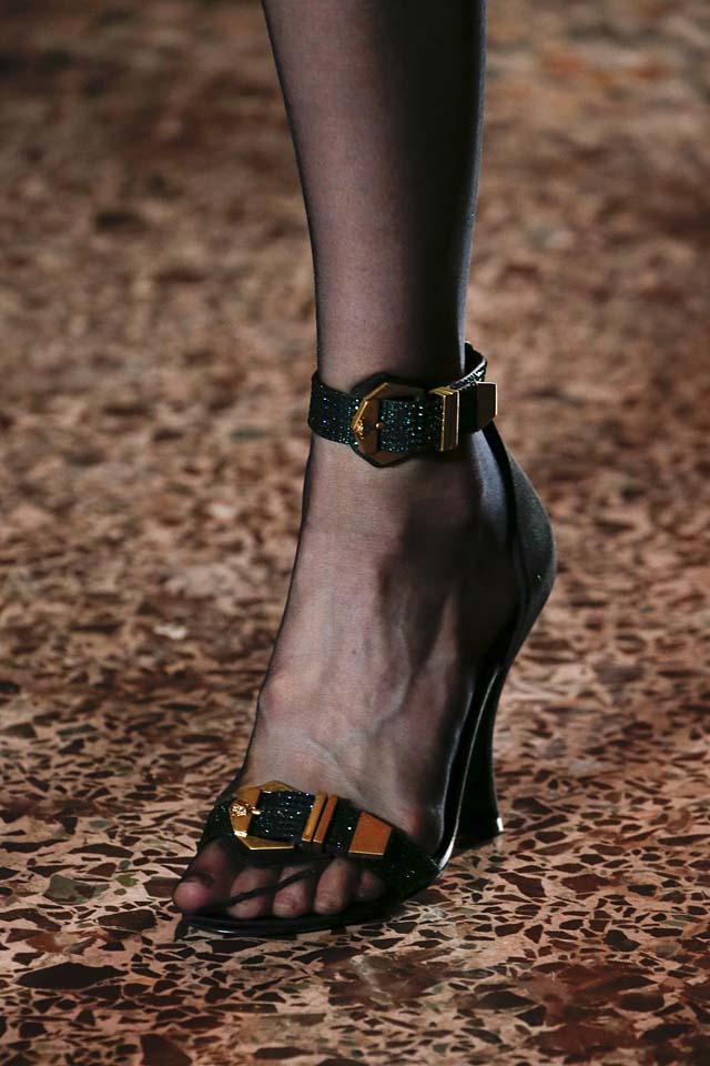versace -fall-winter-2018-fw18-statement-ankle-straps-latest-shoe-trends