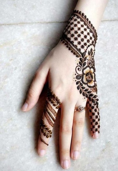 30 Stunning Arabic Mehendi Designs for Your Inspiration