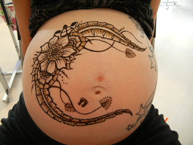 henna via pinterest-simple-mehendi-designs-on-pregnancy-belly-trends-fashion