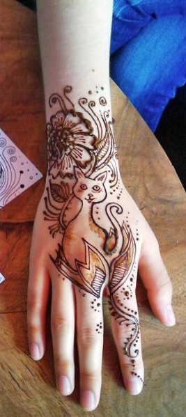 23+ Latest & Trending Mehndi Designs with Adorable Portraits | WeddingBazaar