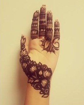 maria-lux-via-pinterest-simple-mehendi-designs-with-empty-space-in-front-hand-trends-fashion-style