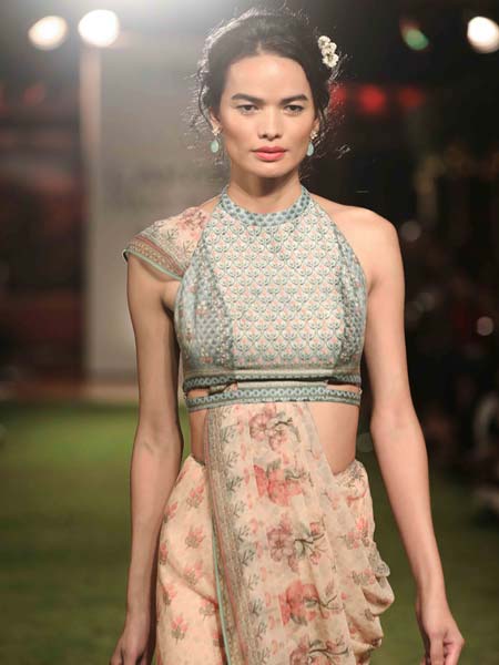 famous-blouse-designs-trends-fashion-style-celeb-designer-Anita-Dongre