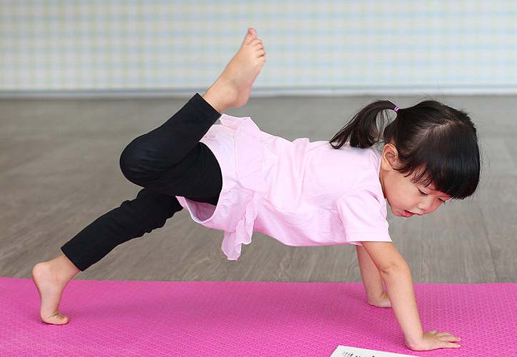 Power Yoga: A Complete Beginner's Guide To Benefits, Poses & More