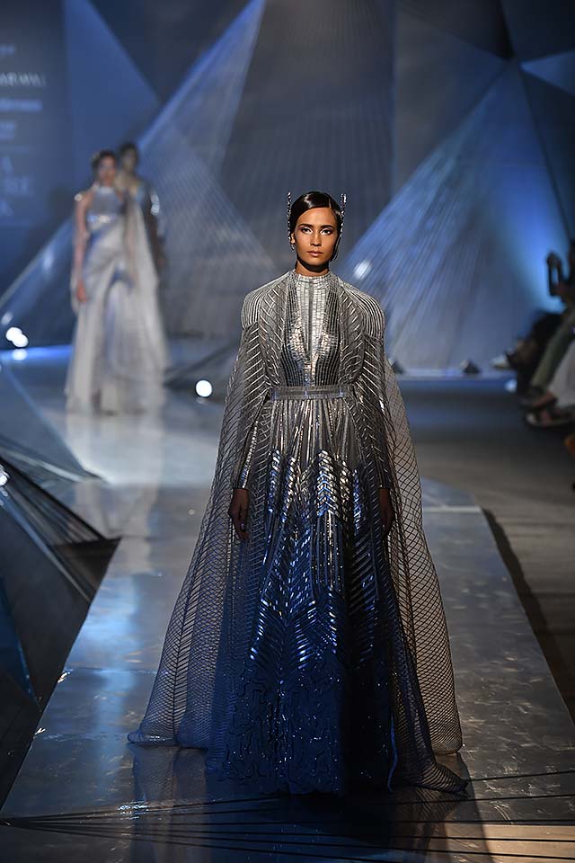 Amit-Aggarwal-Indian-couture-week-2018-icw18-collection-1-cape gown
