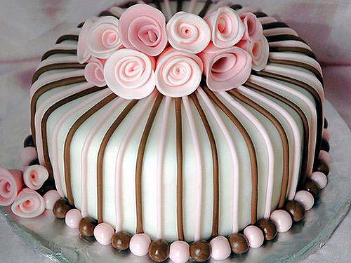 gift-wrap-cake-latest-birthday-cake-ideas