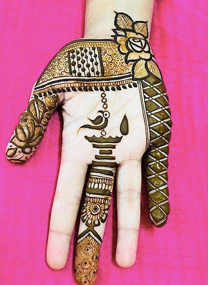 diwali-inspired-mehandi-designs-alteast