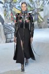 Alexander-mc-queen-Spring-summer-2019-ss19-rtw-collection-looks-17-slit-black-dress