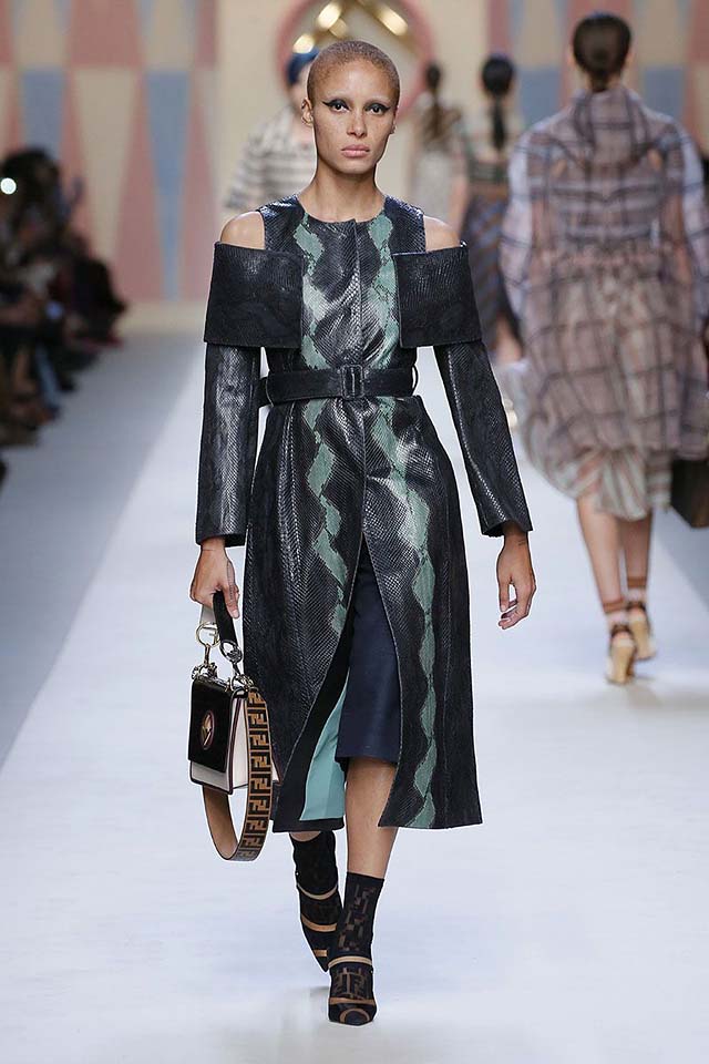 shoulder-cut-out-fendi-spring-summer-2018-ss18-rtw-collection-8-leather-coat