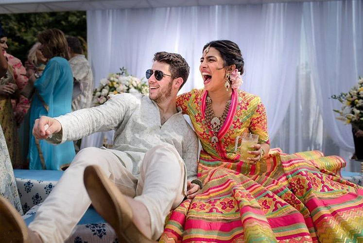 Priyanka-Chopra-nick-Jonas-mehendi-wedding-pics-bollywood-shadi-1