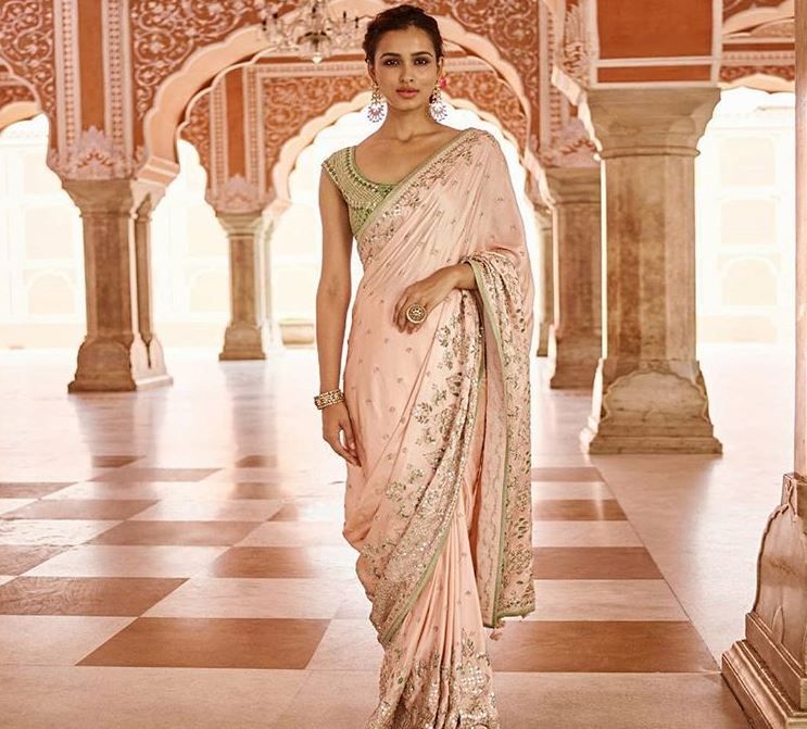 Anita Dongre Latest Saree Trends 2019 Light Colors