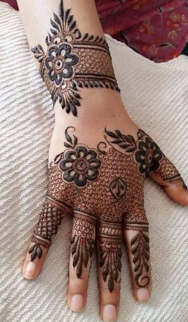 Simple Mehndi Design | Latest hand mehndi designs for girls | Times Now