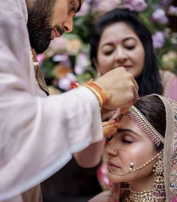 Sabyasachi Popular Indian Bridal Makeup Trends 2019 Wedding Ideas Anushka Sharma