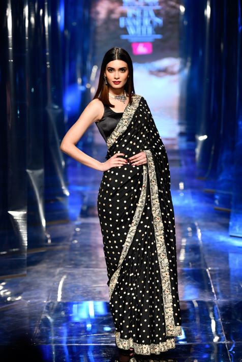 Satin Crepe Silk Sequins Work Black Saree With Matching Blouse And Tassel  Pallu | Exotic India Art