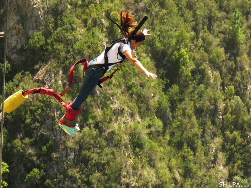 south-africa-travel-blog-bungee jumping bloukrans bridge