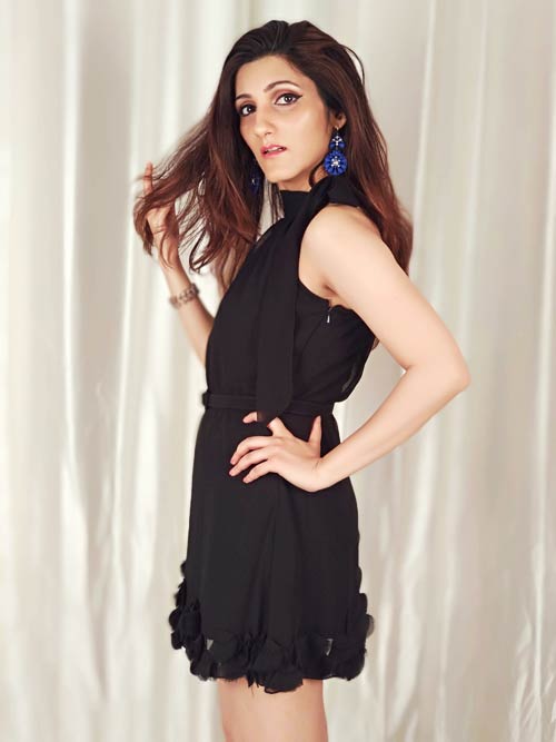 shilpa-ahuja-black-dress-outfit-ideas-how-to-wear-style-fashion