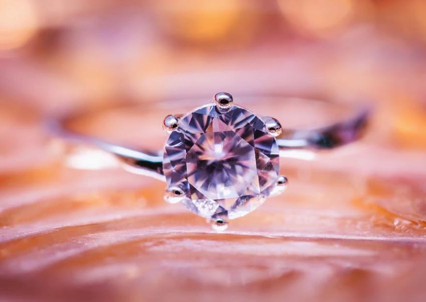 engagement diamond ring pink
